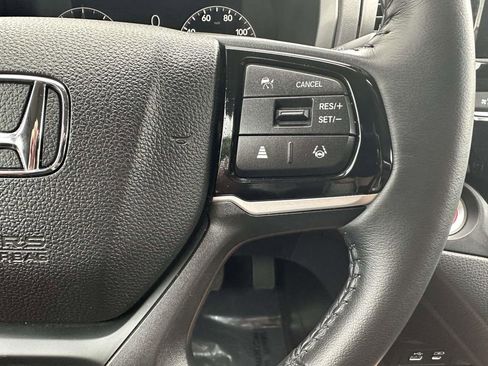 Certified 2025 Honda Odyssey EX-L image 17