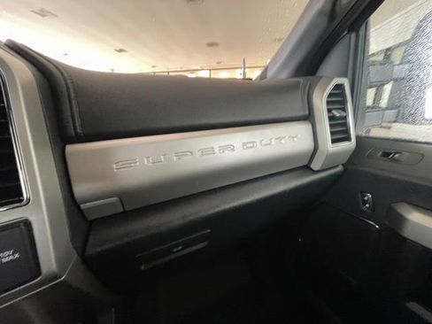 Used 2022 Ford F250 Lariat w/ Black Appearance Package image 25