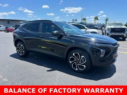 Used 2024 Chevrolet Trax RS w/ Sunroof Package FWD image 1