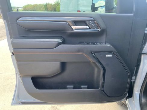 Used 2024 GMC Sierra 2500 AT4 w/ AT4 Premium Plus Package AWD/4WD image 12
