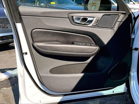 Certified 2023 Volvo XC60 B5 Plus w/ Protection Package Premier image 20