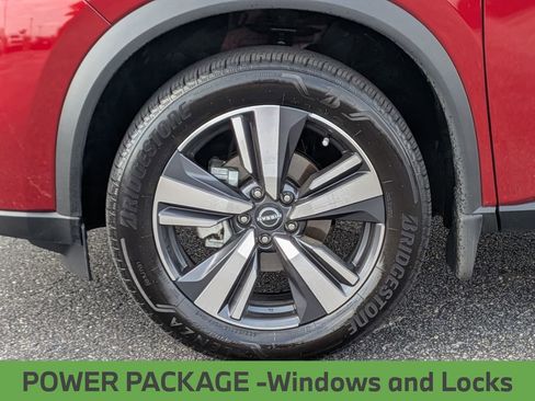 Used 2025 Nissan Rogue SL image 12