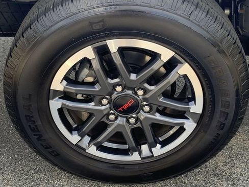 Certified 2025 Toyota Tacoma TRD Sport image 34