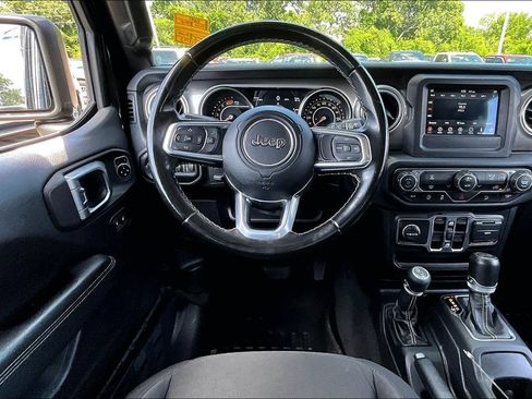 Used 2020 Jeep Wrangler Unlimited Sahara AWD/4WD image 10