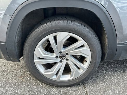 Used 2023 Volkswagen Atlas SE image 18