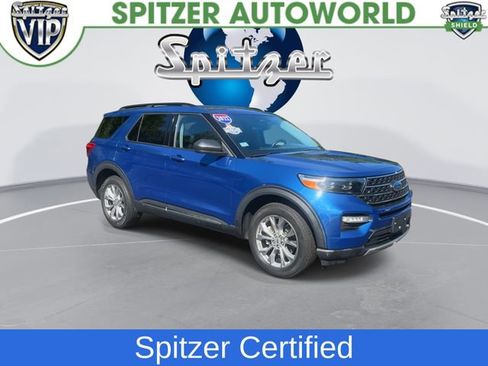 Used 2022 Ford Explorer XLT w/ Equipment Group 202A AWD/4WD image 2