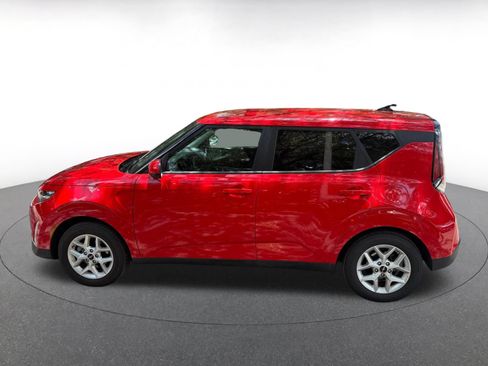 Used 2025 Kia Soul LX w/ LX Technology Package FWD image 8