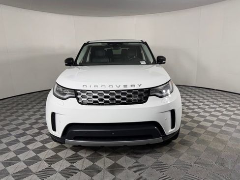 Used 2024 Land Rover Discovery S image 8