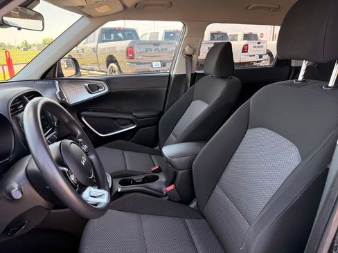 Used 2024 Kia Soul LX w/ Option Group 015 FWD image 14