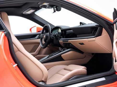 Used 2021 Porsche 911 Carrera S image 34