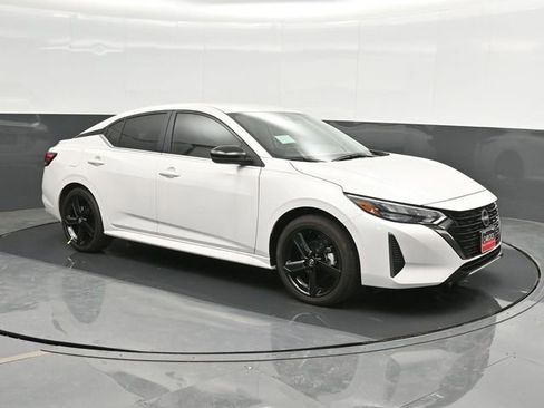 Used 2025 Nissan Sentra SR image 5