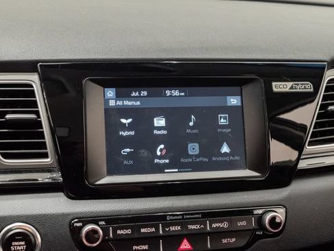 Used 2018 Kia Niro EX FWD image 17