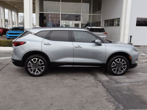 Certified 2025 Chevrolet Blazer RS w/ Driver Confidence II Package image 11