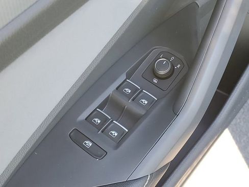 New 2026 Volkswagen Jetta SE image 9