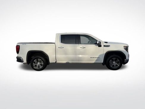 Used 2024 GMC Sierra 1500 SLT image 9