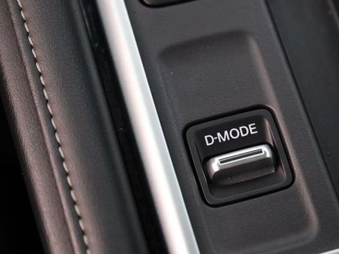 Certified 2025 Nissan Pathfinder SL FWD image 21