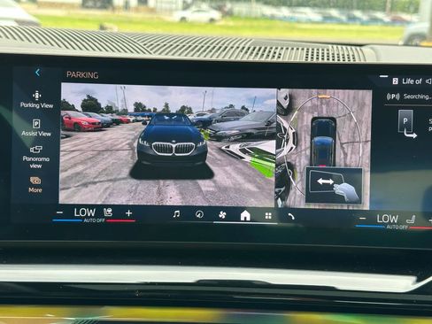 Used 2024 BMW i5 eDrive40i image 56