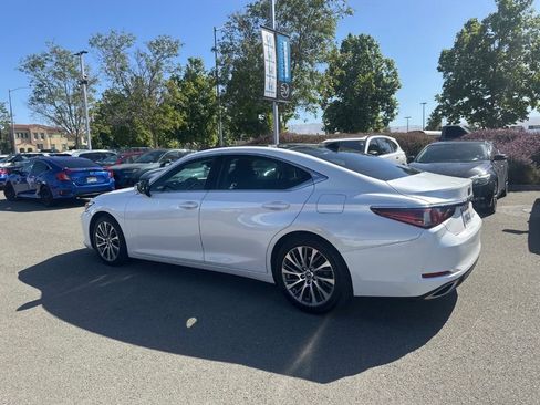 Used 2020 Lexus ES 350 w/ Premium Package FWD image 4