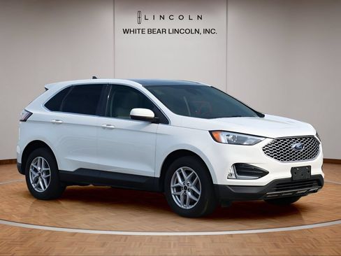 Used 2024 Ford Edge SEL w/ Convenience Package AWD/4WD image 3