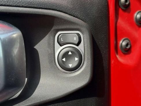 Used 2018 Jeep Wrangler Unlimited Sport S AWD/4WD image 17