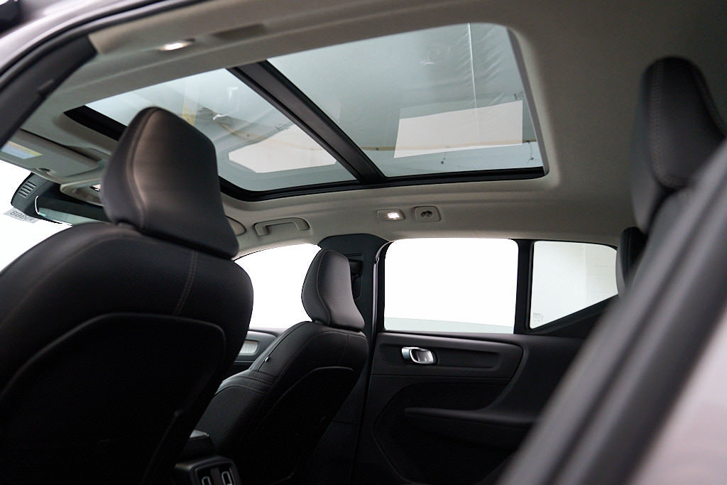 New 2026 Volvo XC40 B5 Plus w/ Climate Package AWD/4WD image 21