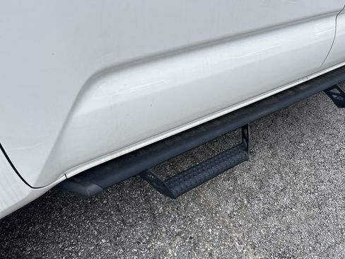 Used 2022 Toyota Tacoma SR w/ SR Convenience Package RWD image 6
