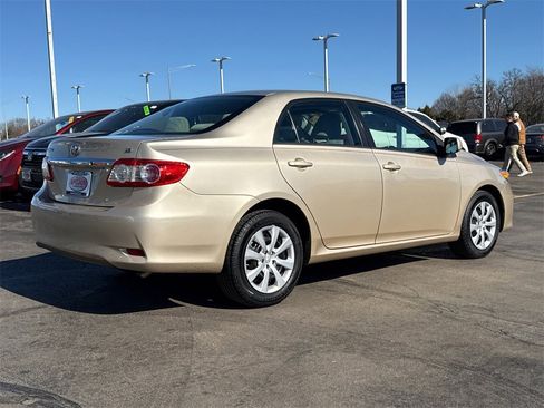 Used 2012 Toyota Corolla LE image 11