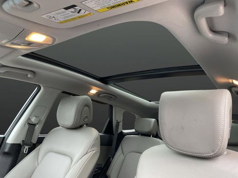 Used 2019 Hyundai Santa Fe XL image 7