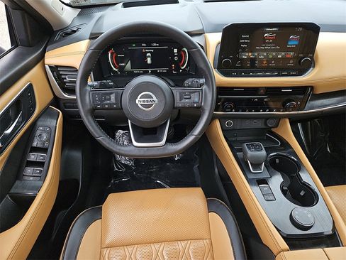 Certified 2021 Nissan Rogue Platinum image 11