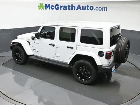Used 2022 Jeep Wrangler Unlimited Sahara w/ Cold Weather Group image 23
