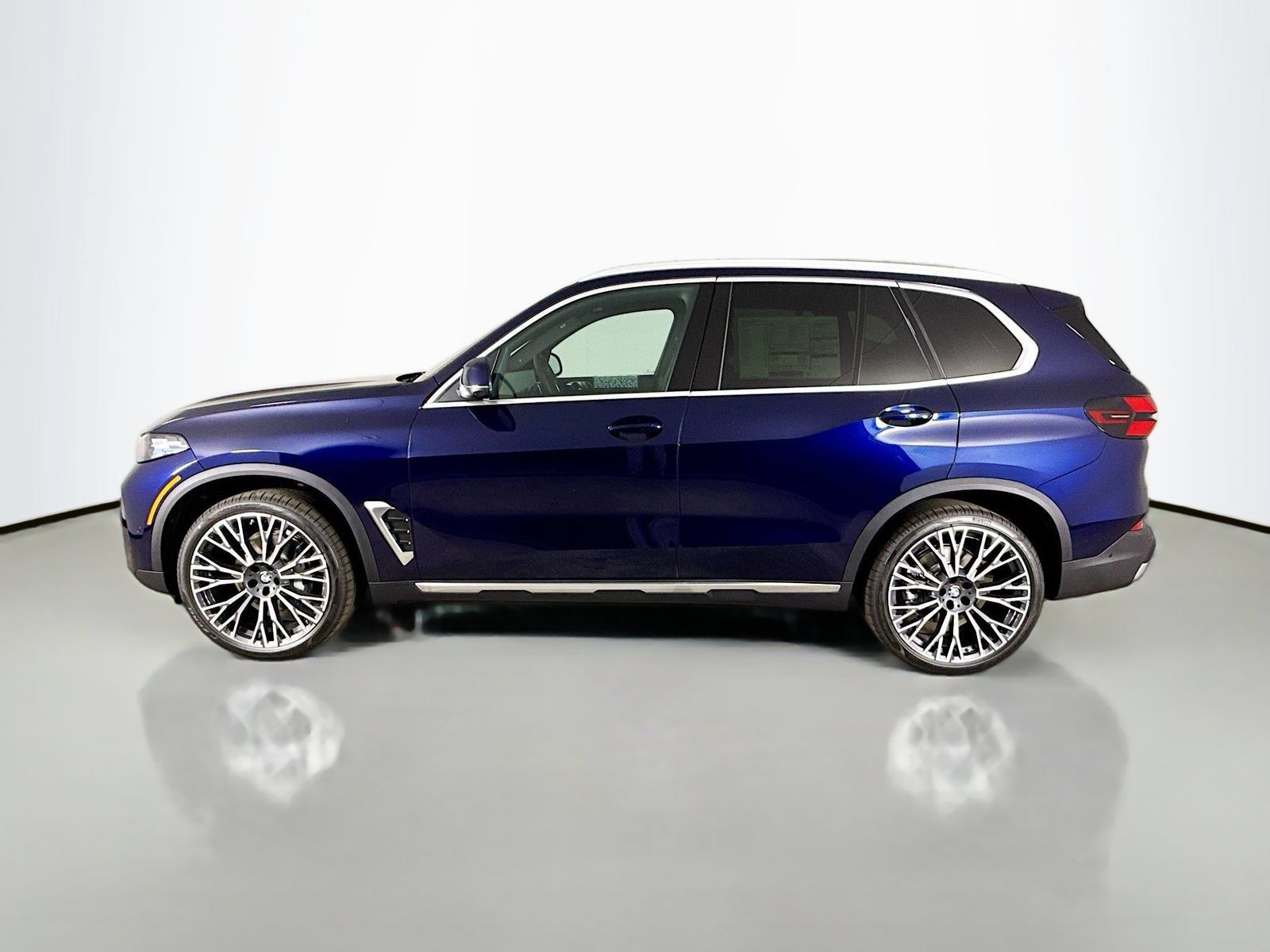 Used 2026 BMW X5 sDrive40i w/ Premium Package RWD image 4