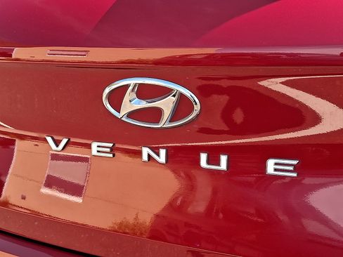 Certified 2023 Hyundai Venue Limited FWD image 30