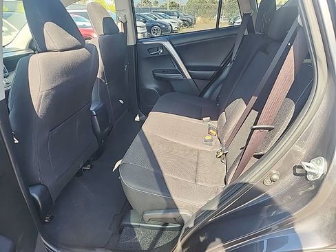 Used 2017 Toyota RAV4 XLE w/ Carpet Mat Package FWD image 27