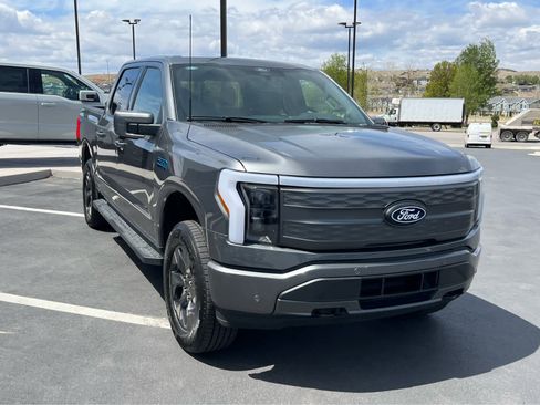 Used 2025 Ford F150 Lightning Lariat w/ Max Trailer Tow Package AWD/4WD image 4