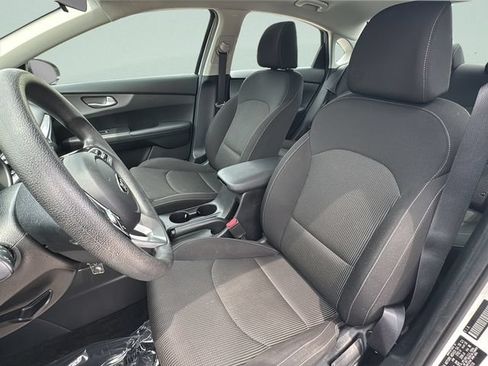 Used 2019 Kia Forte LXS FWD image 10