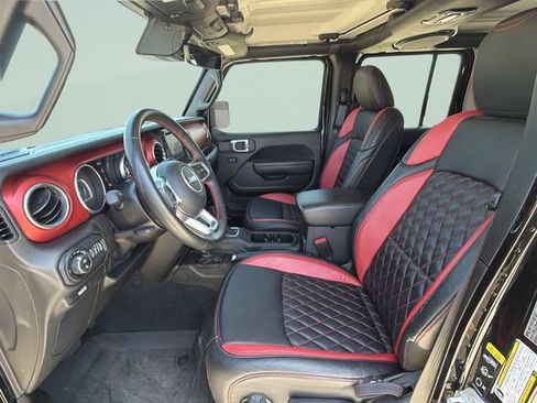 Used 2022 Jeep Gladiator Rubicon w/ Cold Weather Group AWD/4WD image 18