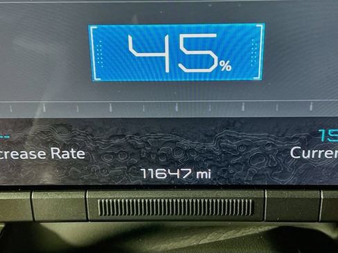 Used 2025 GMC Hummer EV 2X AWD/4WD image 9