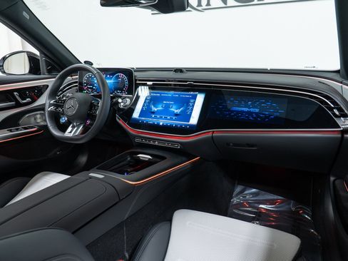 Certified 2025 Mercedes-Benz E 53 AMG e 4MATIC Sedan image 15