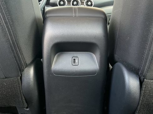 Used 2025 Nissan Sentra SV FWD image 9