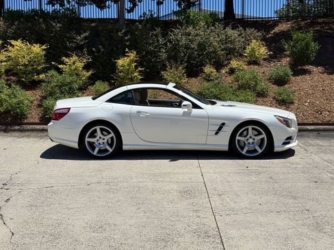 Used 2013 Mercedes-Benz SL 550 image 3