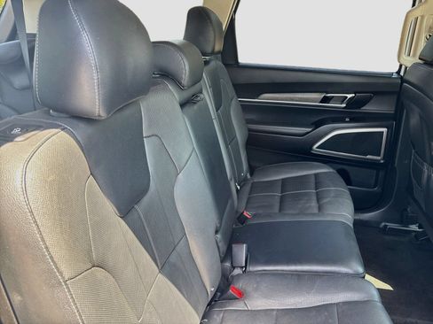Used 2022 Kia Telluride EX FWD image 29