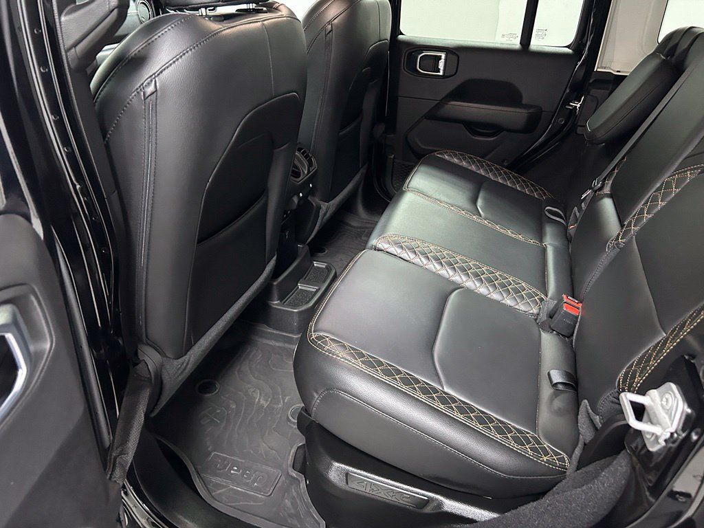Used 2021 Jeep Wrangler Unlimited Sahara AWD/4WD image 14