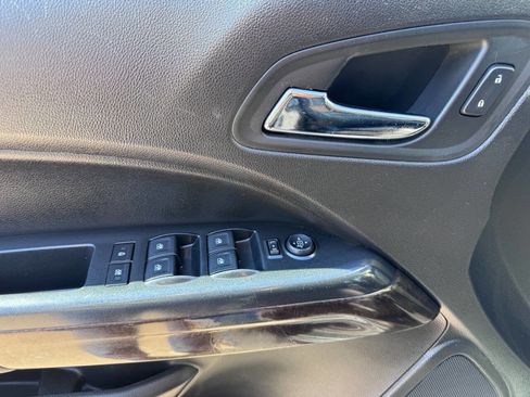 Used 2015 GMC Canyon SLT w/ Driver Alert Package image 17