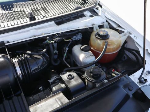 Used 2015 Ford E-450 and Econoline 450 Super Duty RWD image 17