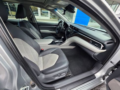 Used 2018 Toyota Camry XLE w/ Audio Package FWD image 15