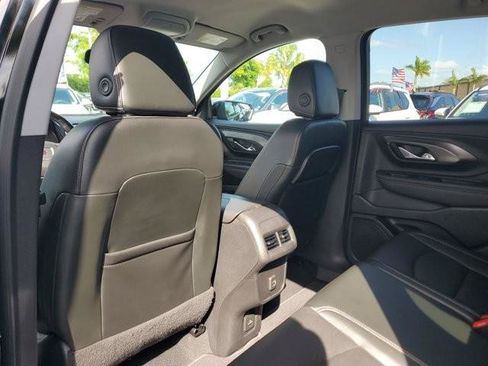 Used 2022 GMC Terrain SLT w/ Tech Package FWD image 19