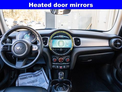 Used 2022 MINI Cooper 4-Door Hardtop image 17