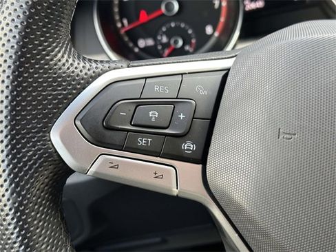 Certified 2021 Volkswagen Atlas Cross Sport SE image 25