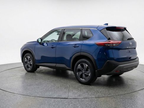 Used 2025 Nissan Rogue SV image 6