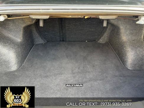 Used 2024 Nissan Altima 2.5 SV FWD image 7